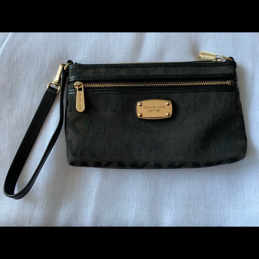 Michael Kors LOGO Wristlet